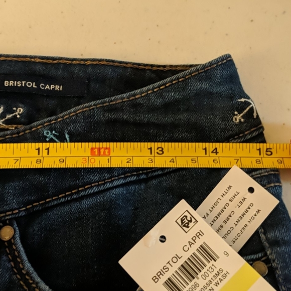 Charter Club tummy slimming Capri jeans Sz 4 NWT - Picture 4 of 9